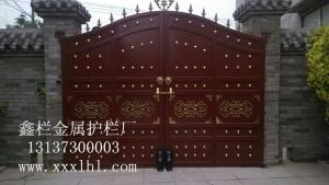 鑫欄金屬制品公司為延津住宅戶安裝歐式大門！